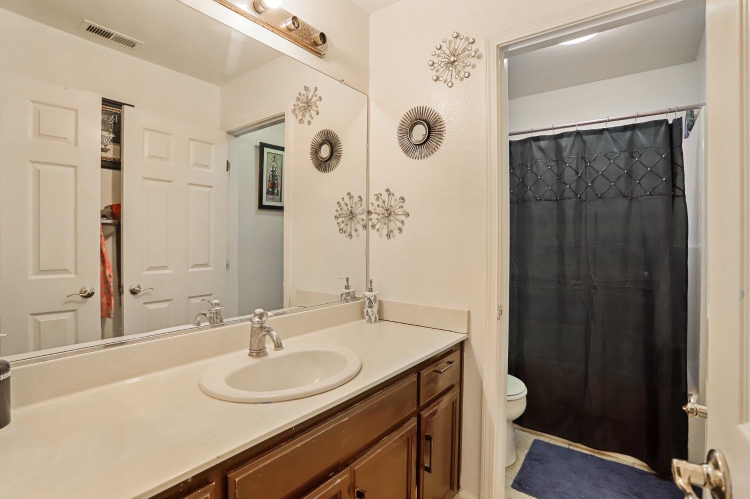 Detail Gallery Image 15 of 21 For 261 Ronan Ave, Gilroy,  CA 95020 - 4 Beds | 2/1 Baths