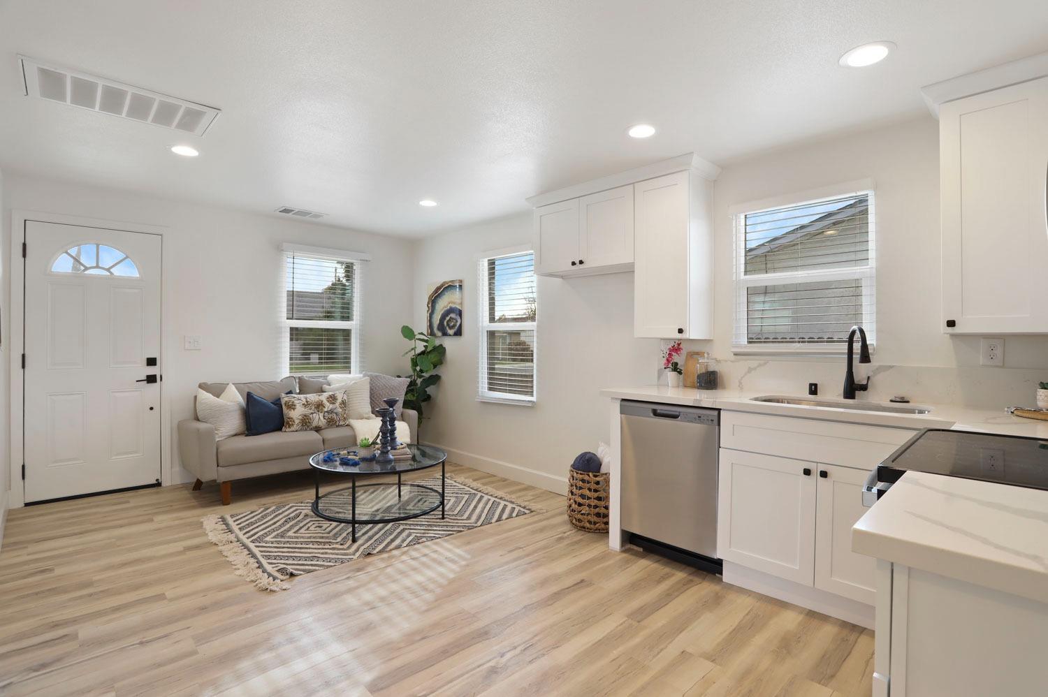 Detail Gallery Image 10 of 40 For 169 Idaho St, Ripon,  CA 95366 - 3 Beds | 2 Baths