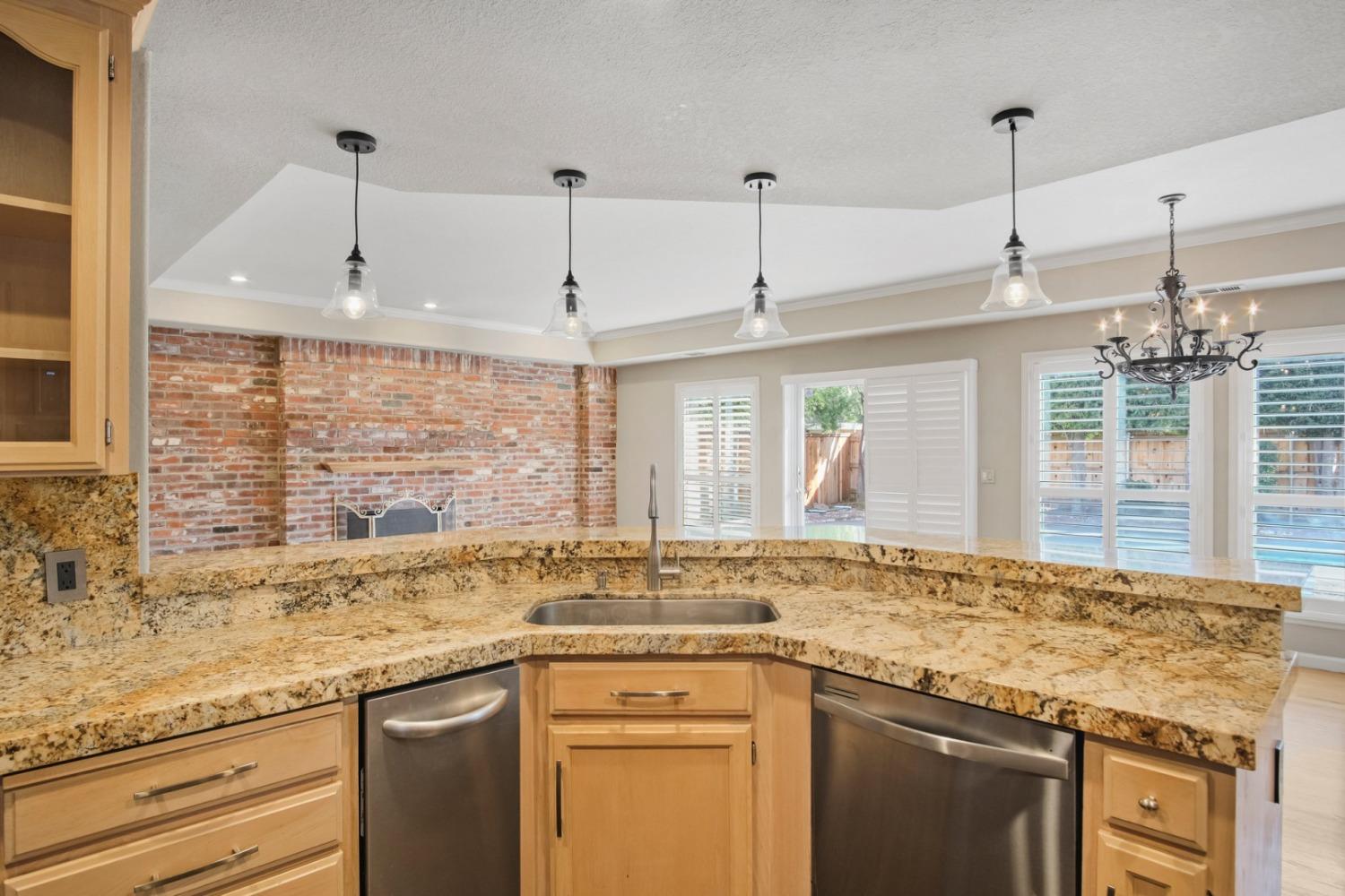 Detail Gallery Image 13 of 31 For 1110 Chateau Ct, Lodi,  CA 95242 - 4 Beds | 3/1 Baths