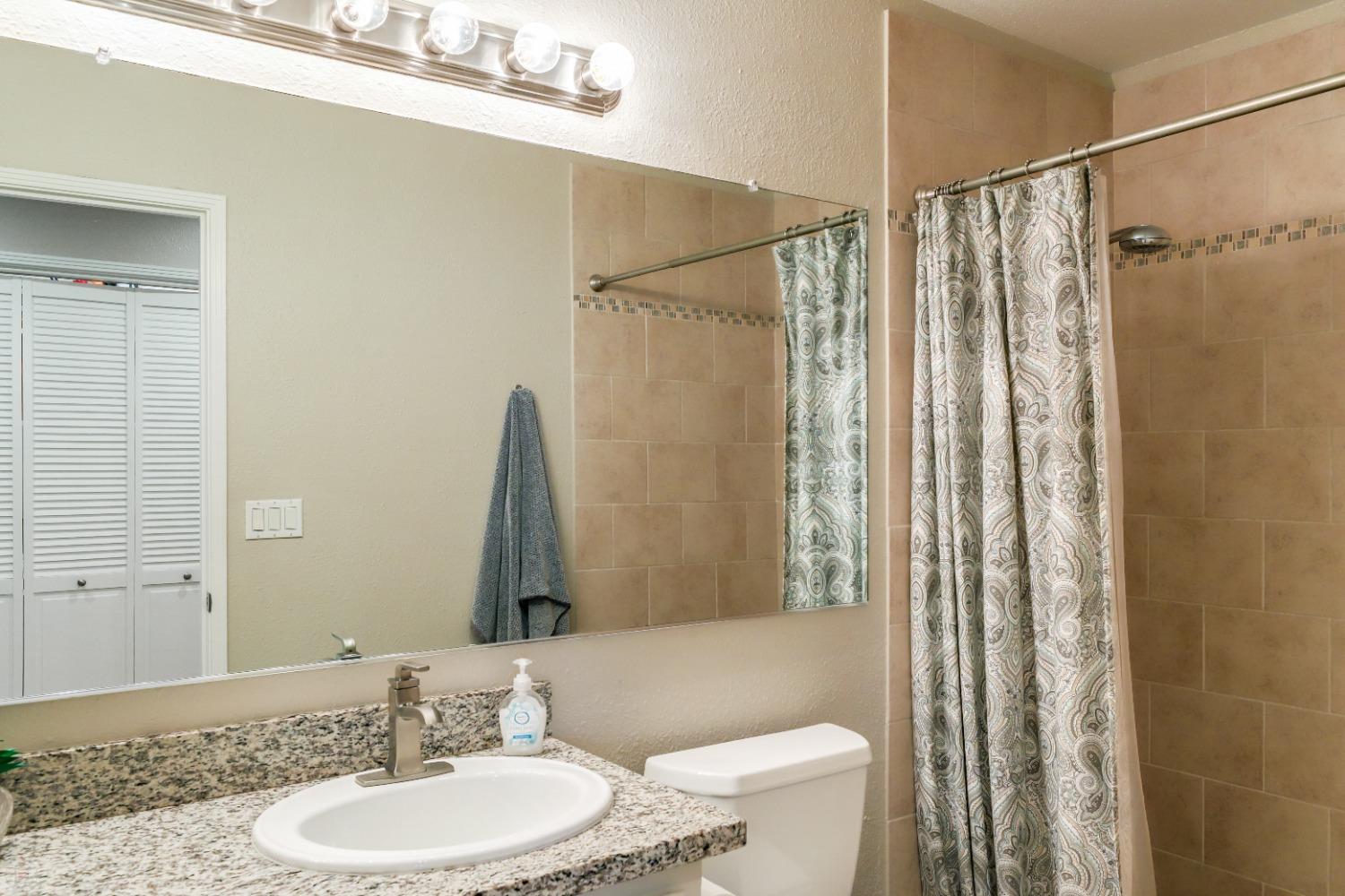 Detail Gallery Image 25 of 61 For 231 Leveland #E,  Modesto,  CA 95350 - 2 Beds | 2 Baths