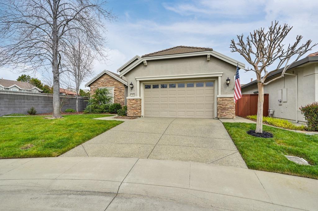 Photo of 308 Shipton Ct in Roseville, CA