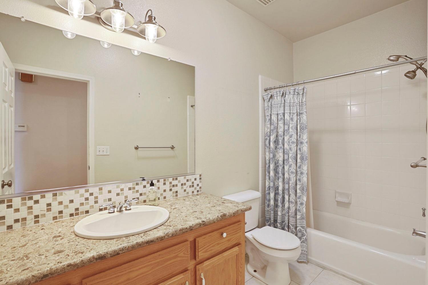 Detail Gallery Image 35 of 63 For 2631 Bristol Ln, Lodi,  CA 95242 - 4 Beds | 2 Baths