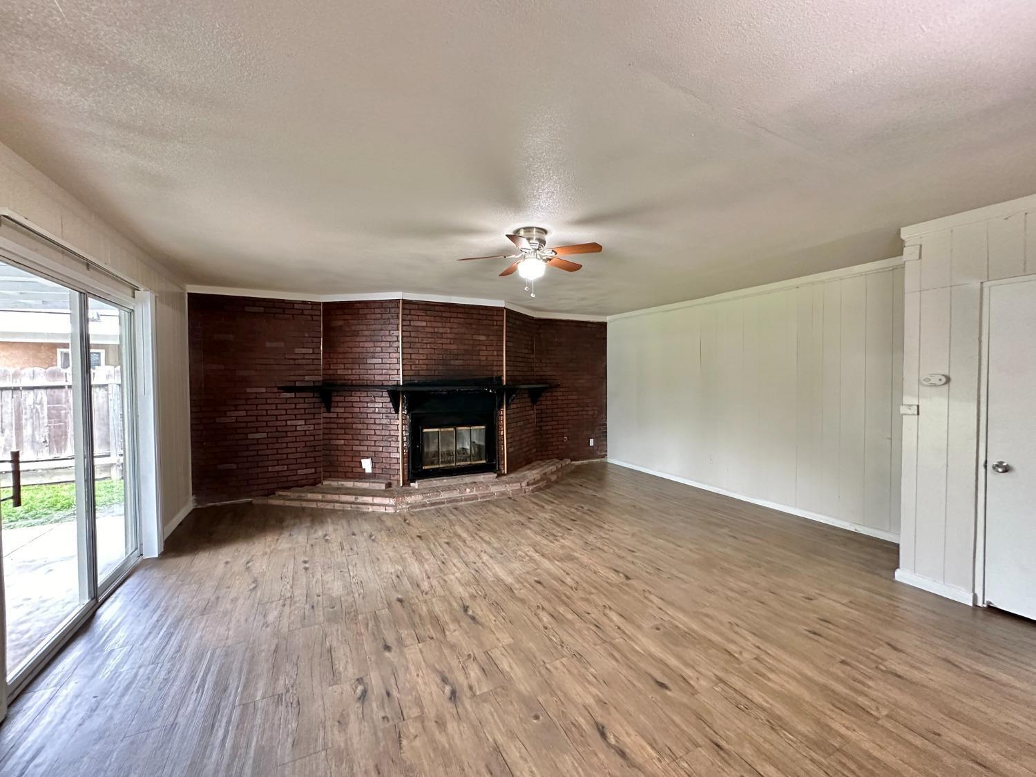 Detail Gallery Image 9 of 18 For 3345 N Miami Ave, Fresno,  CA 93727 - 3 Beds | 1 Baths