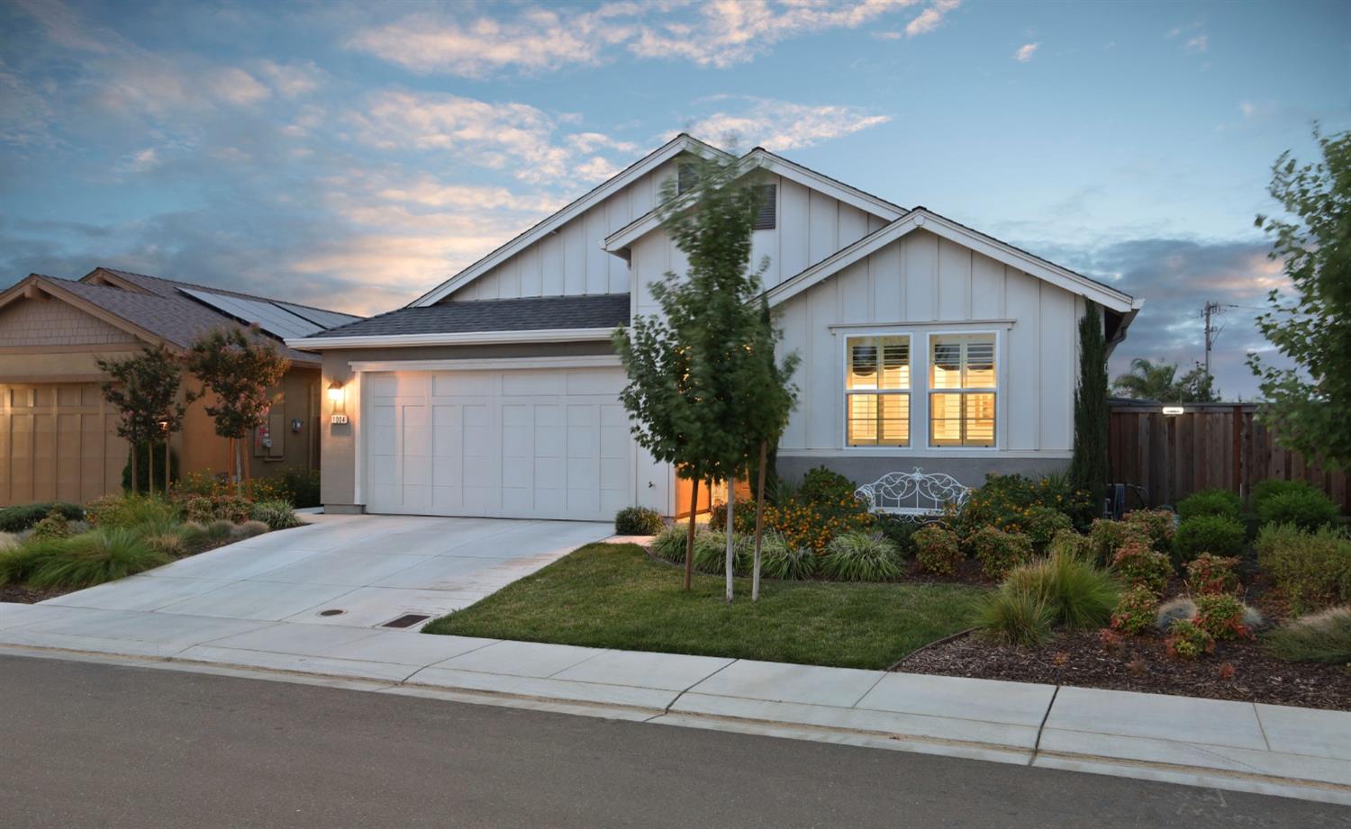 Detail Gallery Image 1 of 89 For 1004 Camborne Dr, Manteca,  CA 95336 - 2 Beds | 2/1 Baths