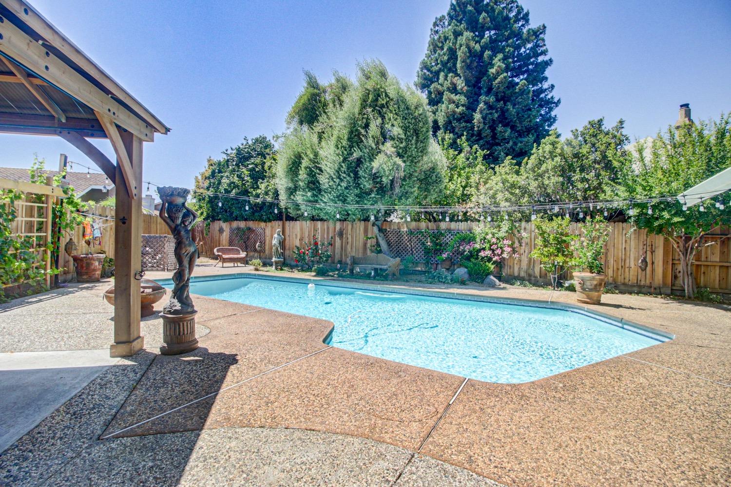 Detail Gallery Image 27 of 31 For 2712 Stuyvesant Cir, Modesto,  CA 95356 - 4 Beds | 4 Baths