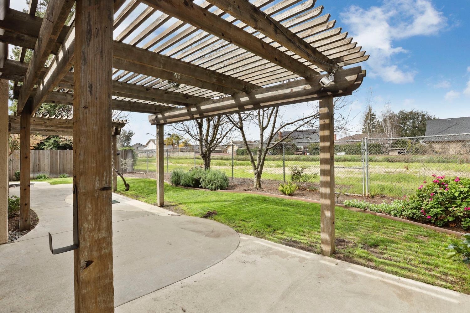Detail Gallery Image 55 of 63 For 2631 Bristol Ln, Lodi,  CA 95242 - 4 Beds | 2 Baths