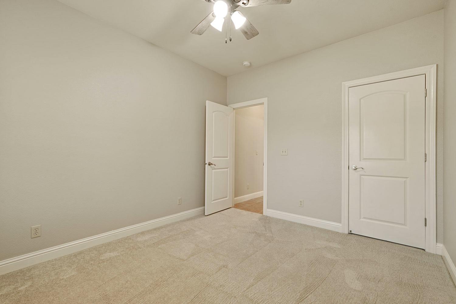 Detail Gallery Image 17 of 35 For 2585 Greenfield Ln, Lodi,  CA 95242 - 3 Beds | 2/1 Baths