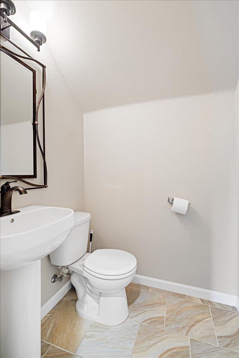 Detail Gallery Image 10 of 29 For 5550 E Hanover Ct, Linda,  CA 95901 - 3 Beds | 2/1 Baths