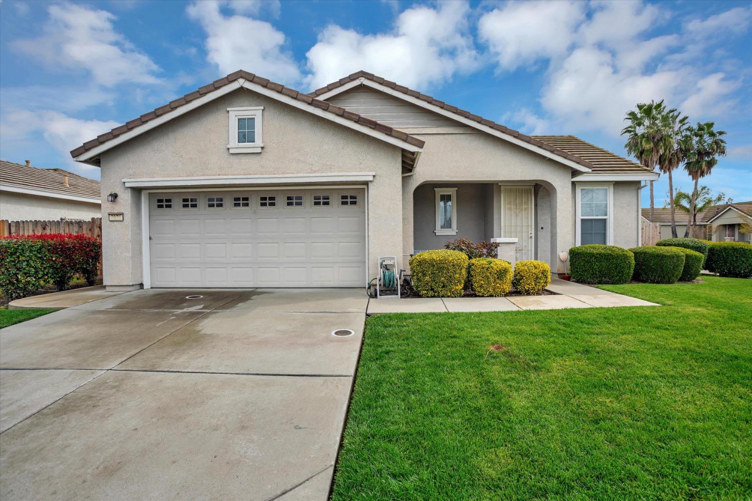 Detail Gallery Image 1 of 1 For 7971 Roseview Way, Sacramento,  CA 95828 - 3 Beds | 2 Baths
