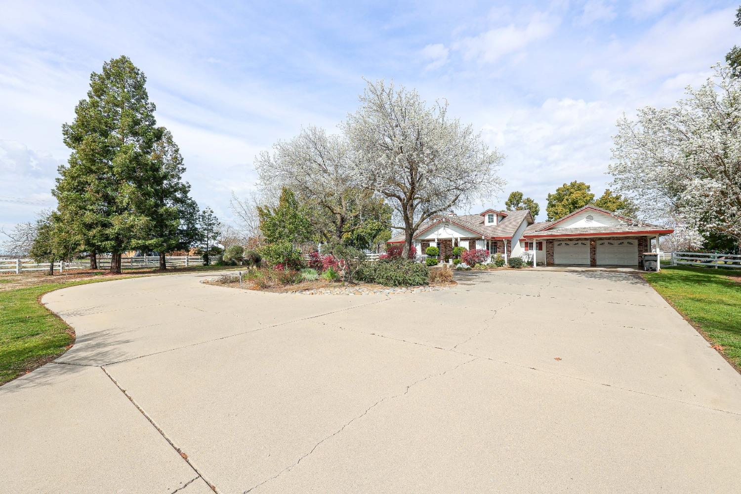 Photo of 9470 Sunset Dr in Atwater, CA