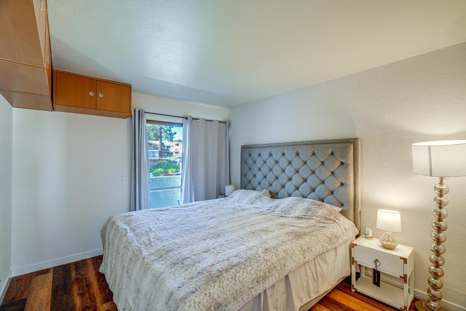Detail Gallery Image 7 of 17 For 500 Glenwood Circle #220,  Monterey,  CA 93940 - 2 Beds | 1 Baths