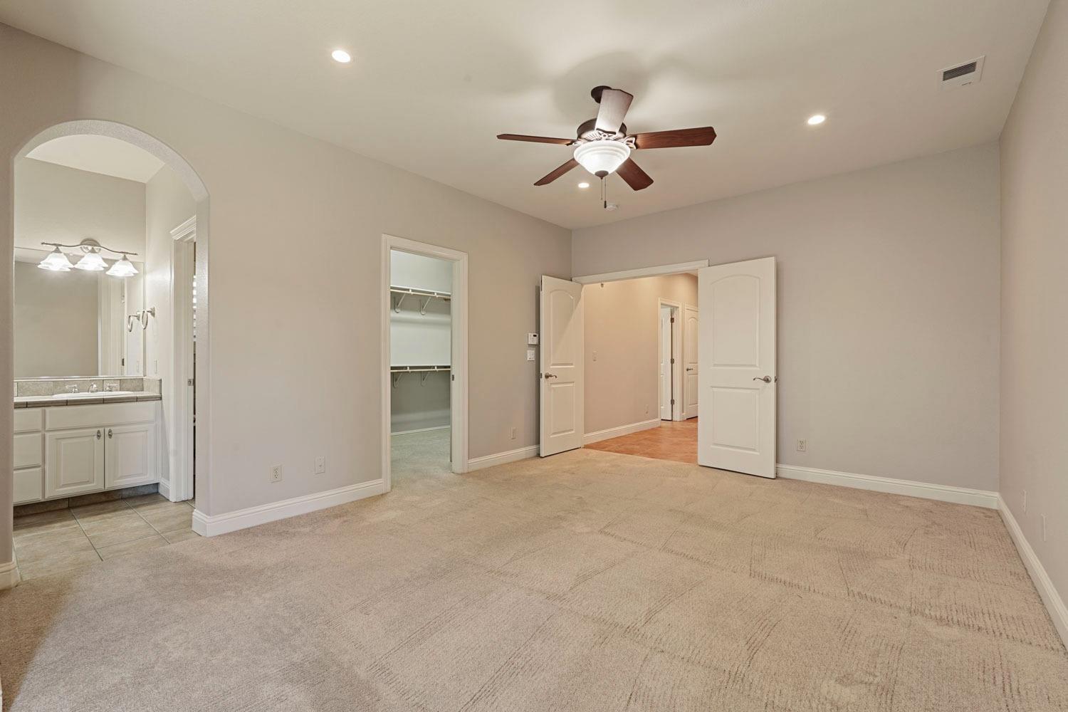 Detail Gallery Image 25 of 35 For 2585 Greenfield Ln, Lodi,  CA 95242 - 3 Beds | 2/1 Baths