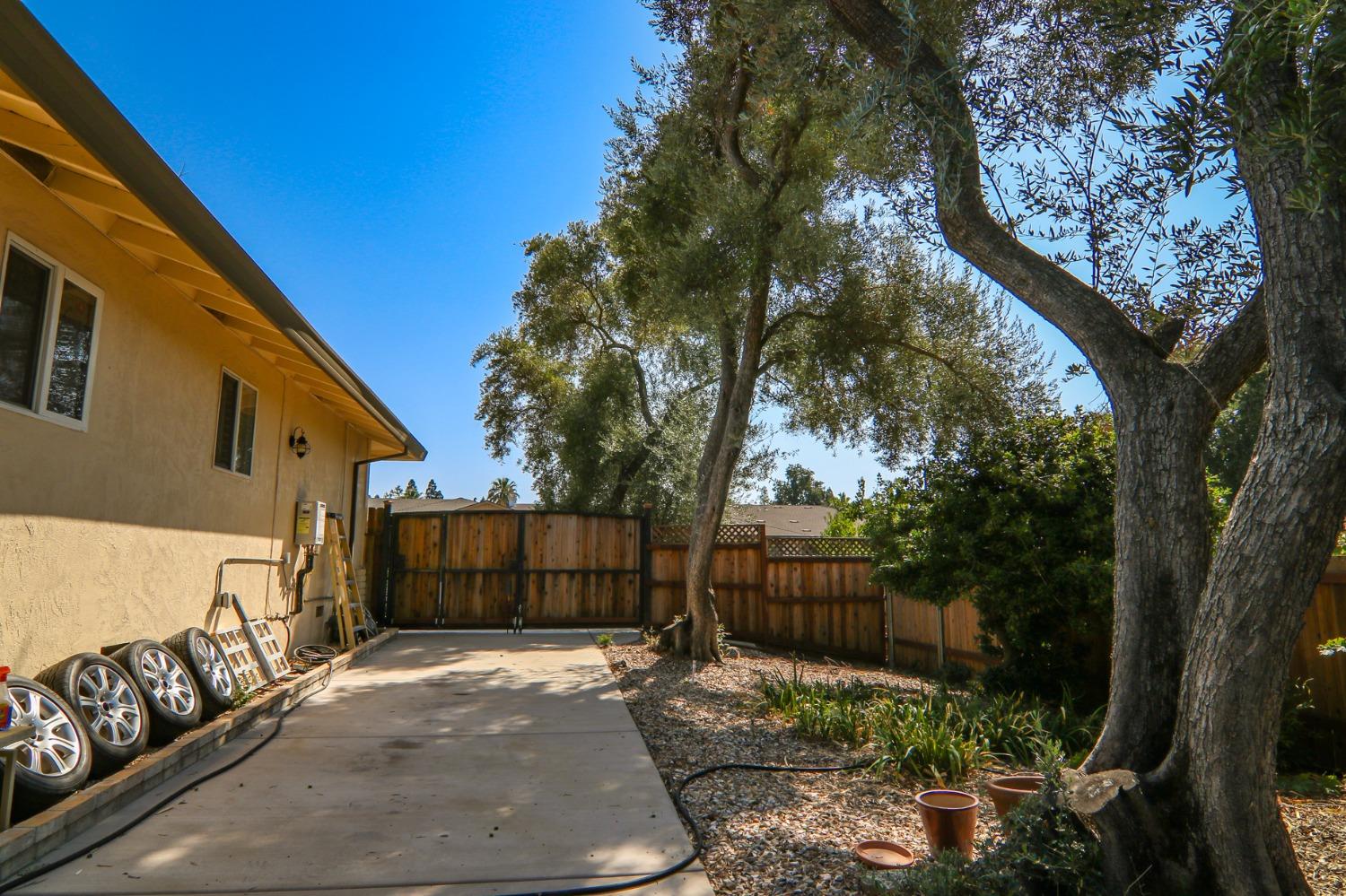 Detail Gallery Image 41 of 51 For 8117 Shangrila Dr, Fair Oaks,  CA 95628 - 4 Beds | 2/1 Baths