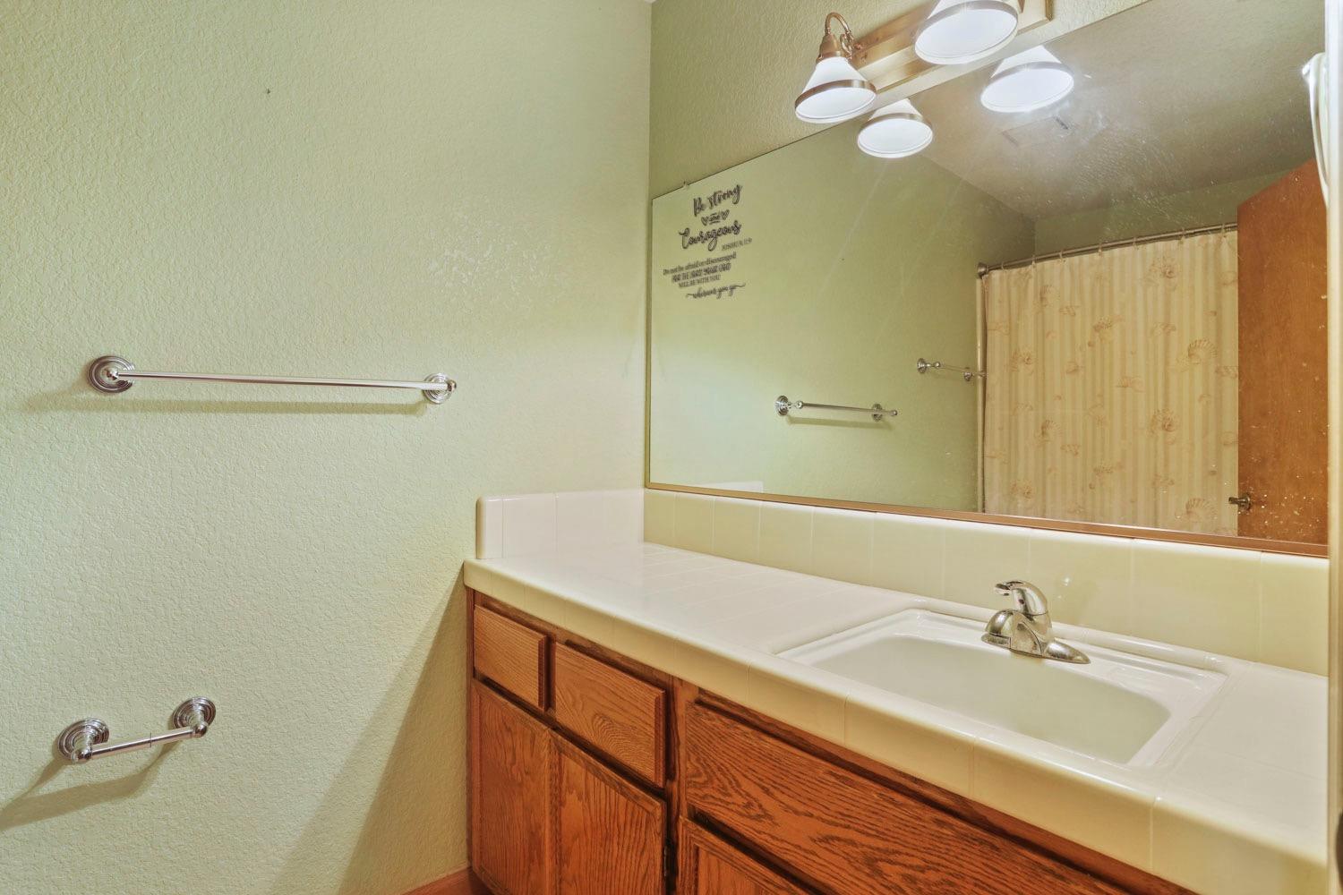 Detail Gallery Image 31 of 57 For 2186 Tiffany Walk, Manteca,  CA 95336 - 2 Beds | 2 Baths