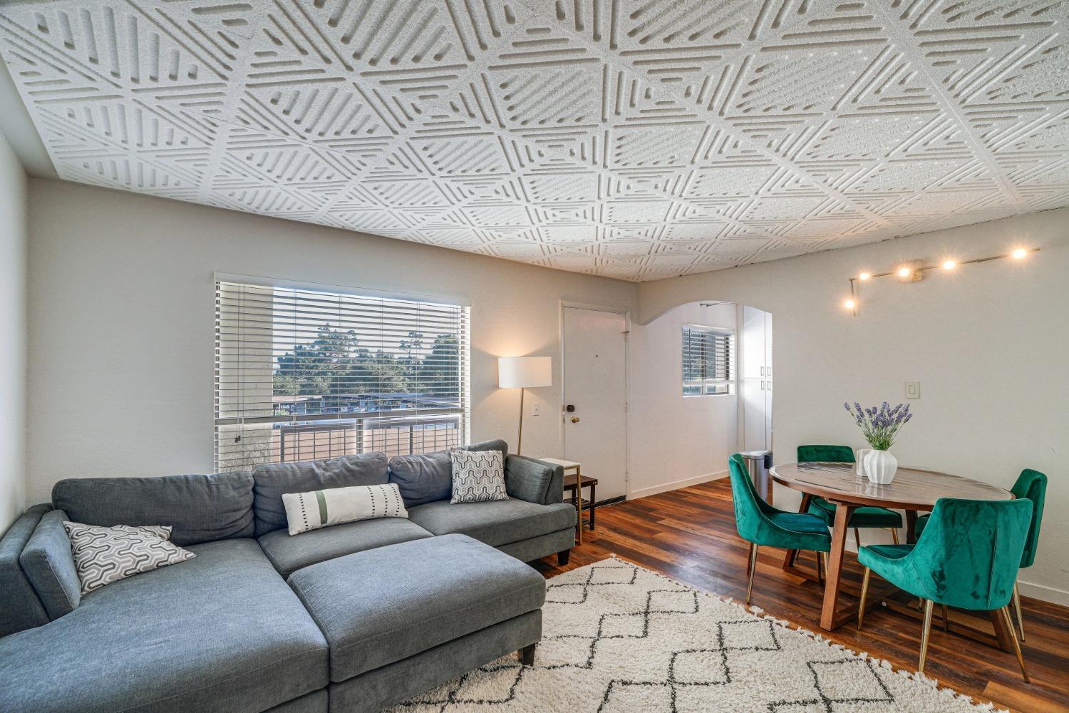 Detail Gallery Image 1 of 17 For 500 Glenwood Circle #220,  Monterey,  CA 93940 - 2 Beds | 1 Baths