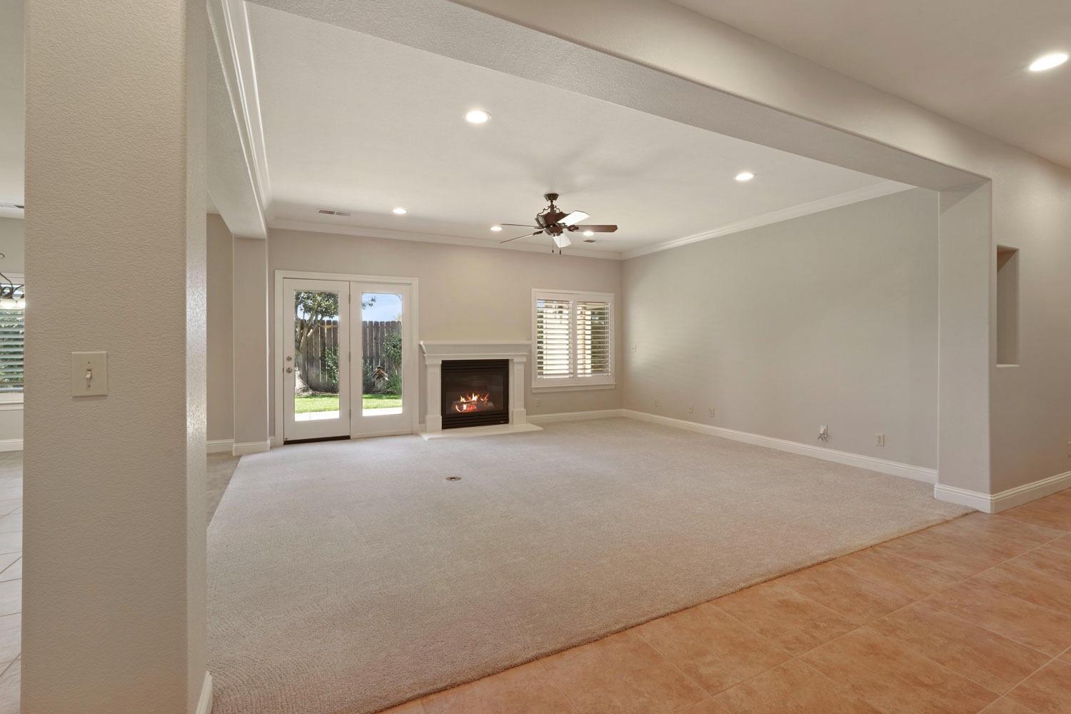 Detail Gallery Image 7 of 35 For 2585 Greenfield Ln, Lodi,  CA 95242 - 3 Beds | 2/1 Baths