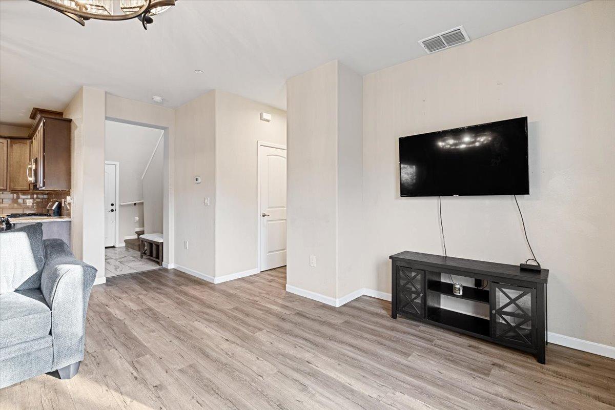 Detail Gallery Image 11 of 29 For 5550 E Hanover Ct, Linda,  CA 95901 - 3 Beds | 2/1 Baths