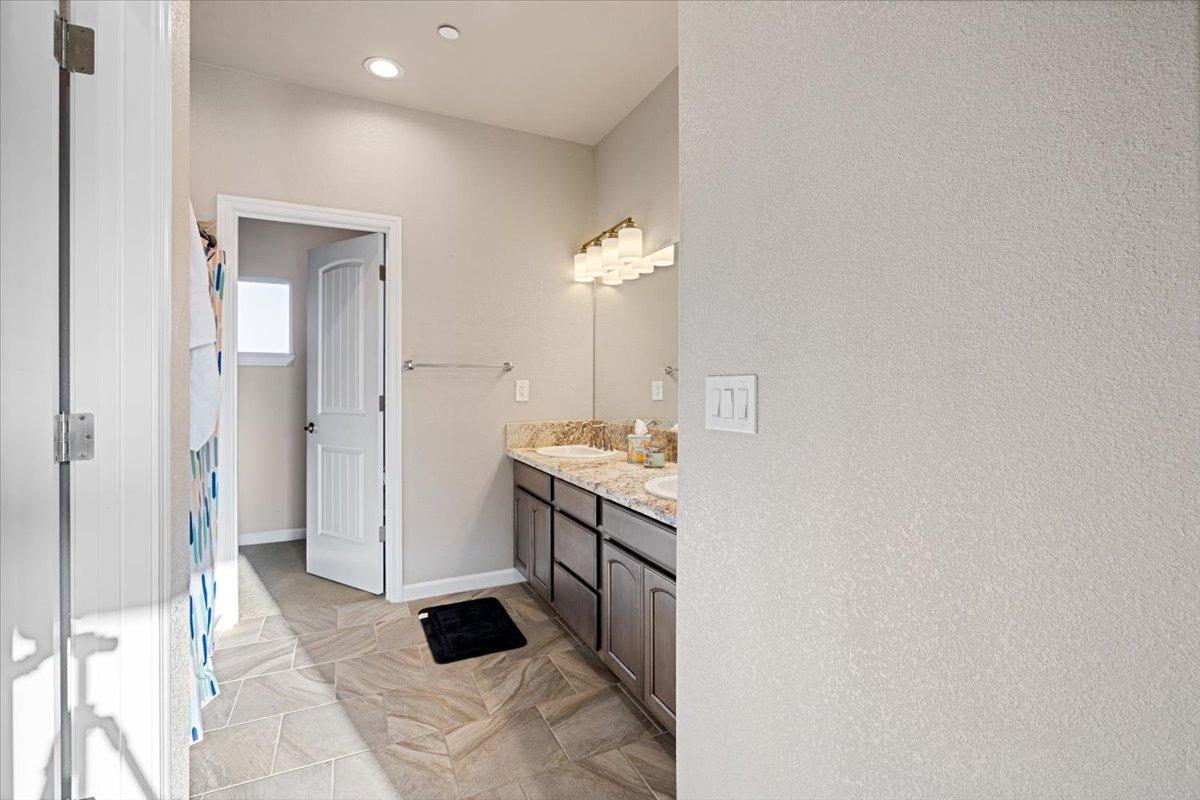 Detail Gallery Image 15 of 29 For 5550 E Hanover Ct, Linda,  CA 95901 - 3 Beds | 2/1 Baths