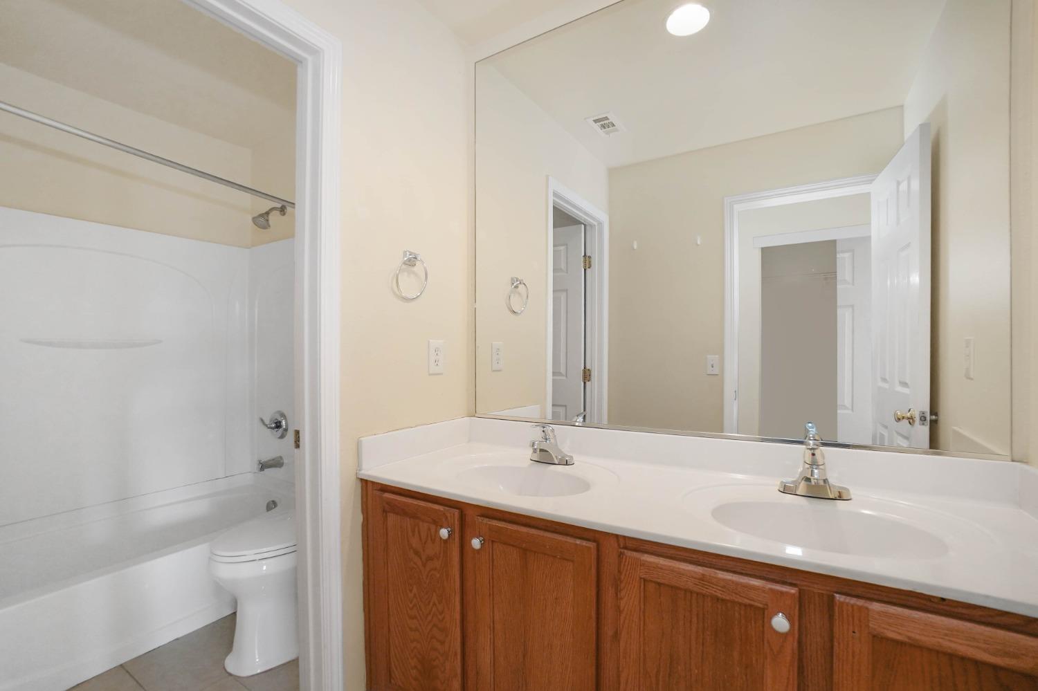 Detail Gallery Image 28 of 36 For 3926 Seascape Way, Stockton,  CA 95206 - 4 Beds | 2/1 Baths
