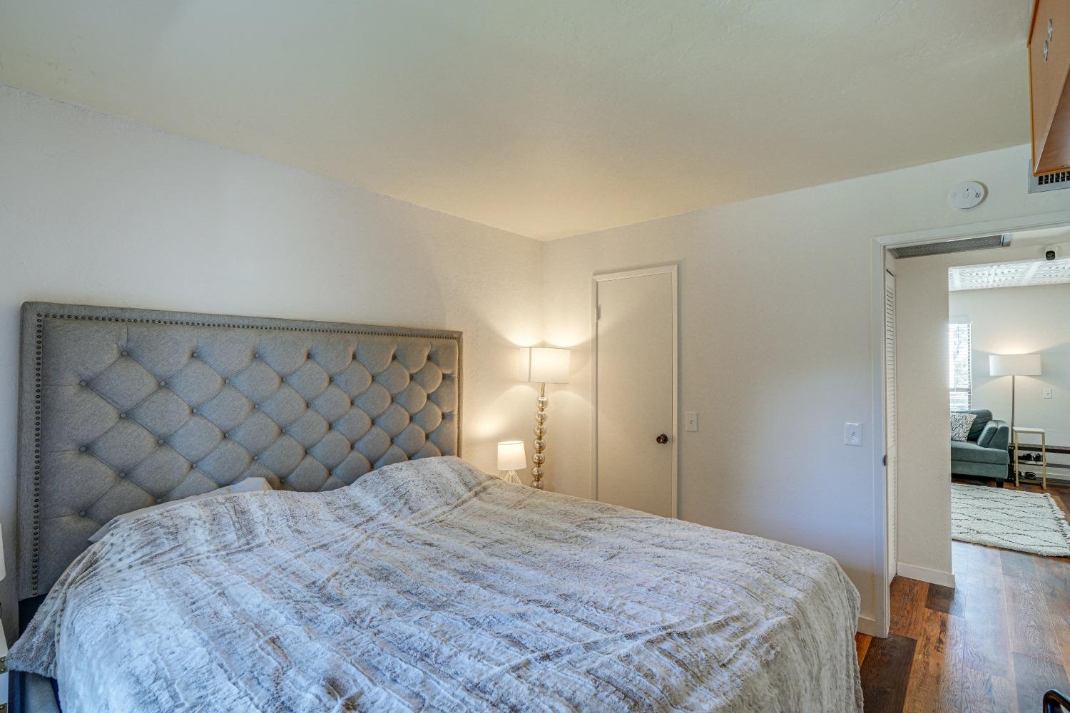 Detail Gallery Image 8 of 17 For 500 Glenwood Circle #220,  Monterey,  CA 93940 - 2 Beds | 1 Baths