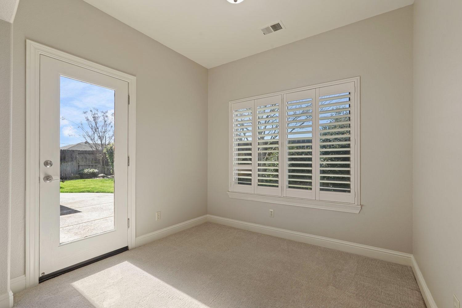 Detail Gallery Image 20 of 35 For 2585 Greenfield Ln, Lodi,  CA 95242 - 3 Beds | 2/1 Baths