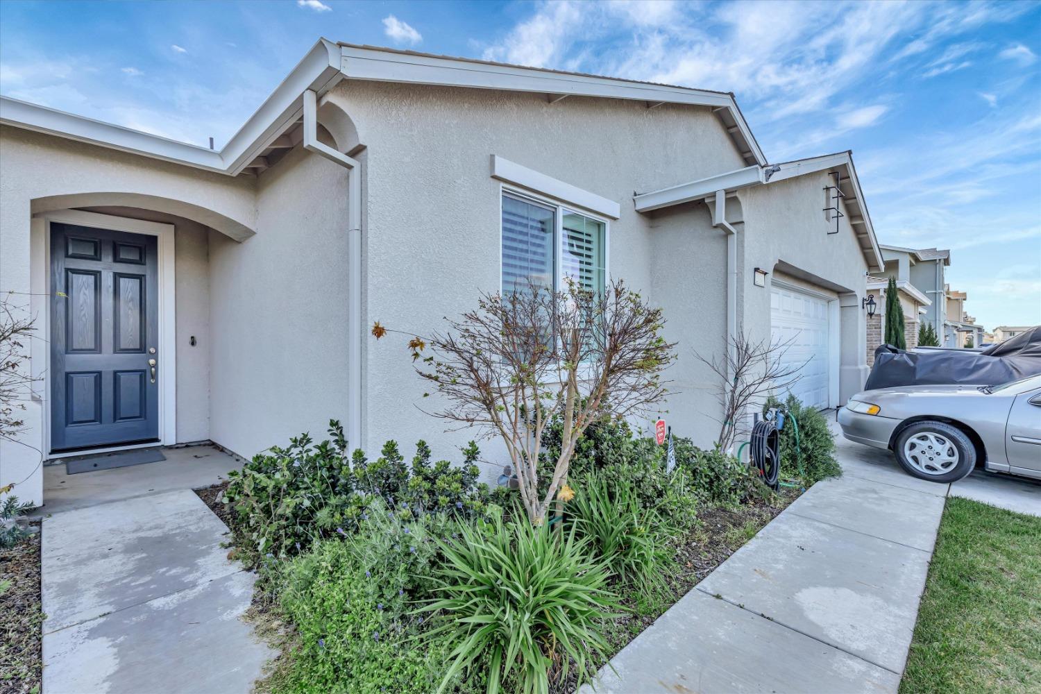Detail Gallery Image 1 of 1 For 2198 Leo St, Manteca,  CA 95336 - 3 Beds | 2 Baths
