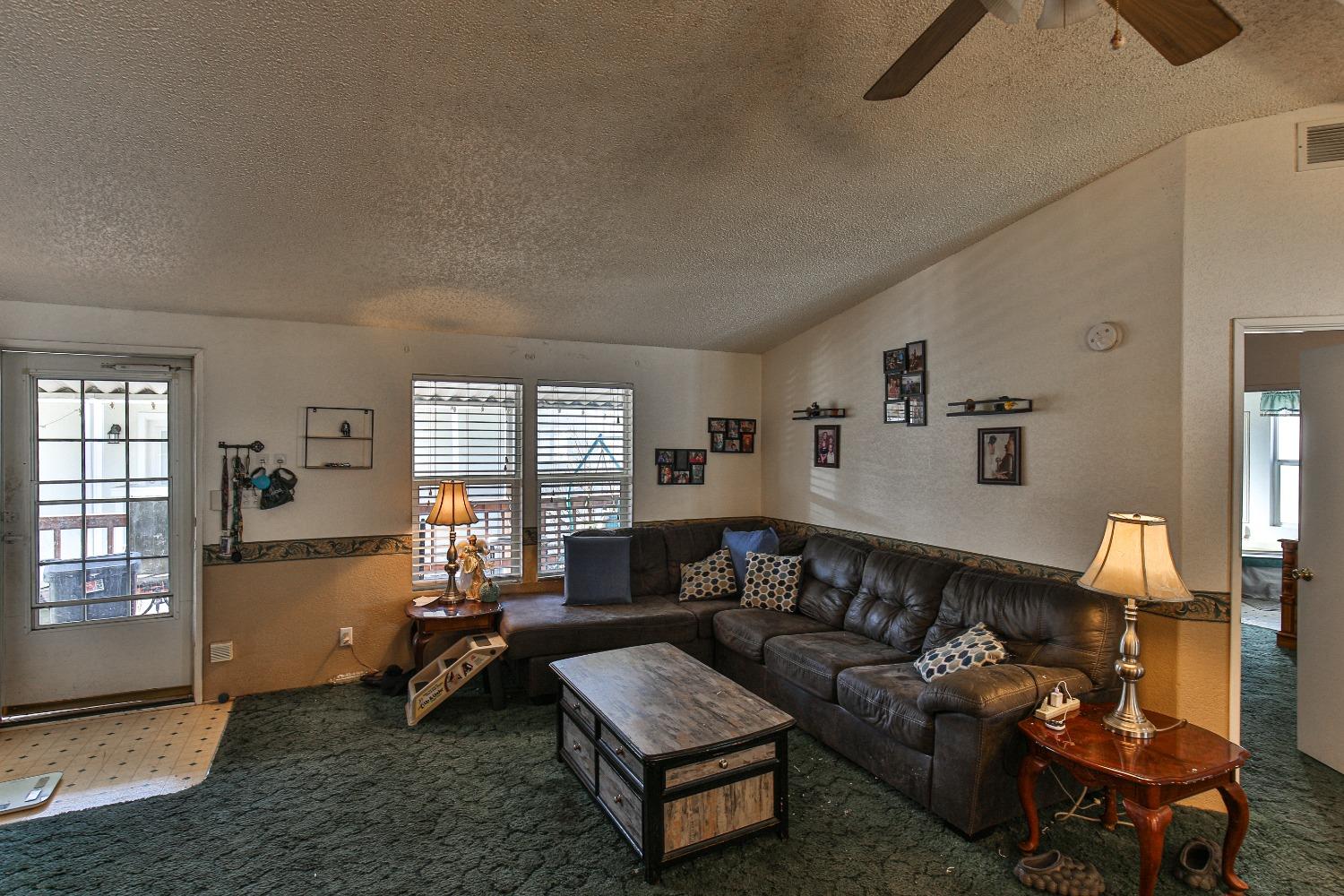Detail Gallery Image 31 of 48 For 17 Commodore, Sacramento,  CA 95838 - 3 Beds | 2 Baths