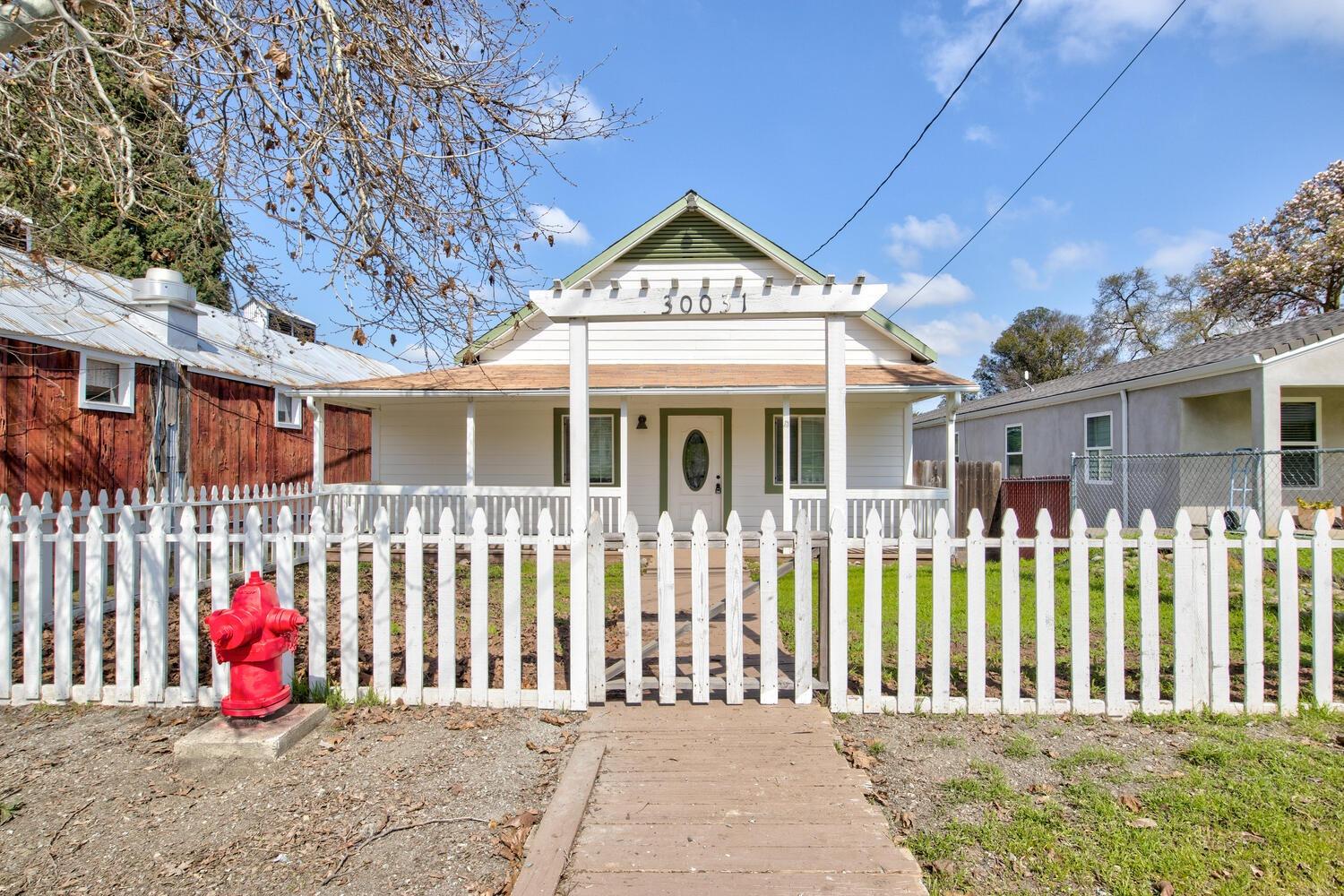 Yosemite Boulevard, La Grange, California image 36