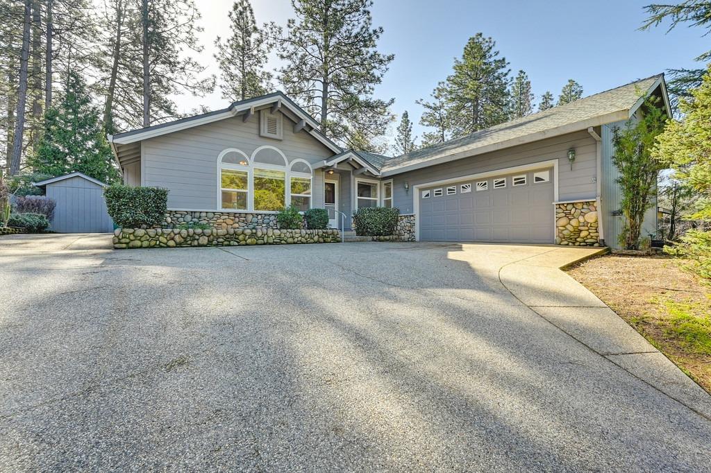 Detail Gallery Image 1 of 1 For 11937 Francis Dr, Grass Valley,  CA 95949 - 3 Beds | 2 Baths