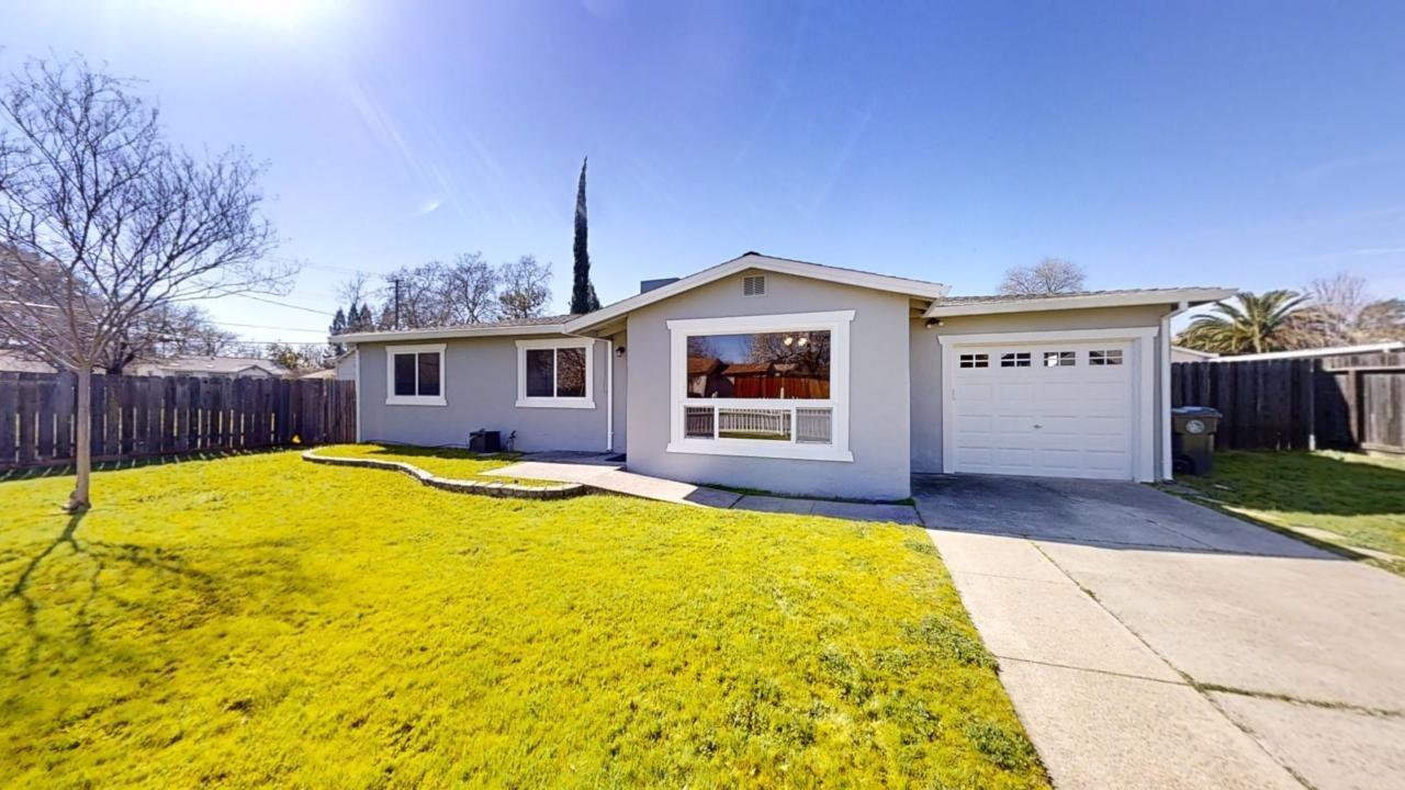 Photo of 8411 Robie Wy in Citrus Heights, CA