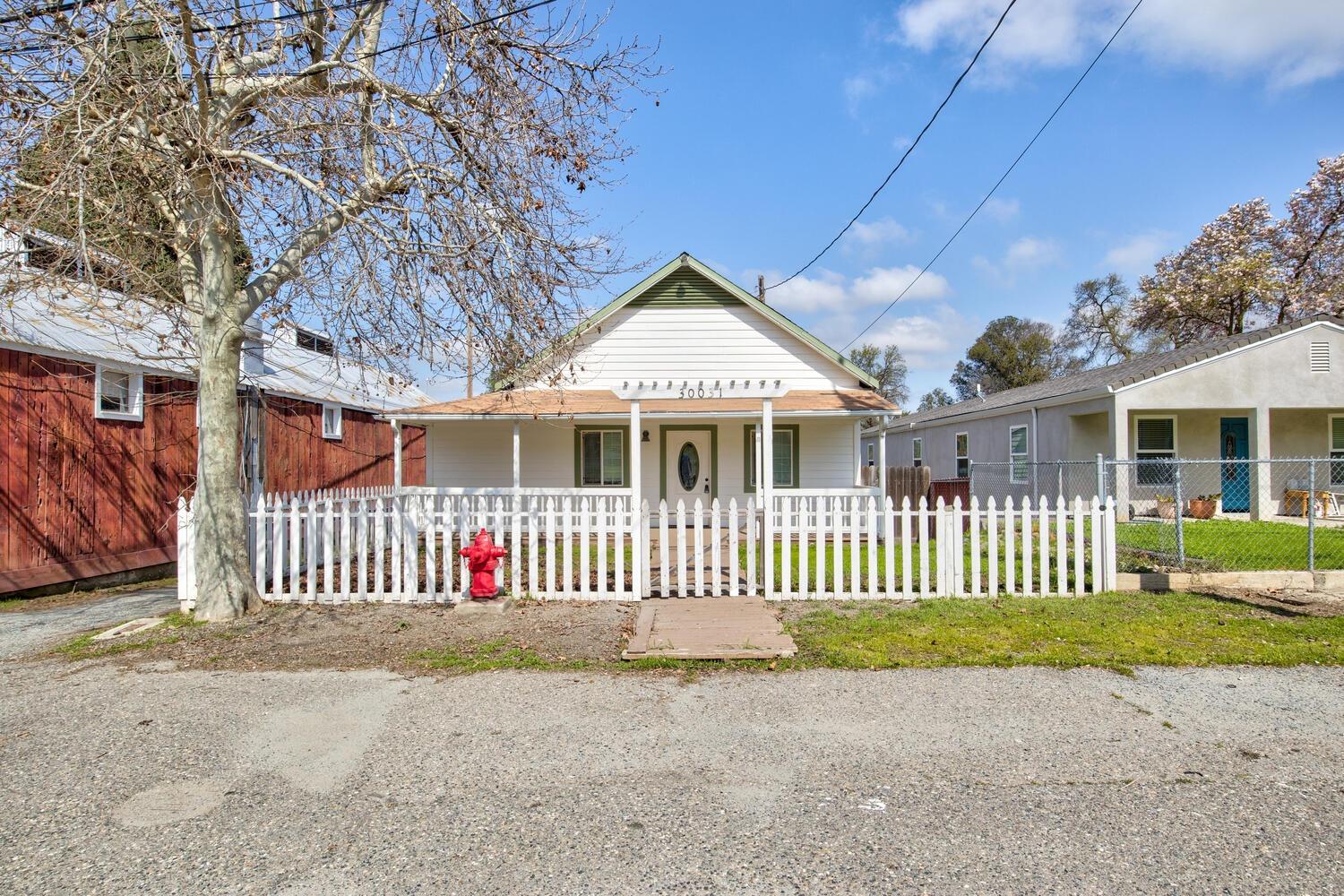 Yosemite Boulevard, La Grange, California image 34