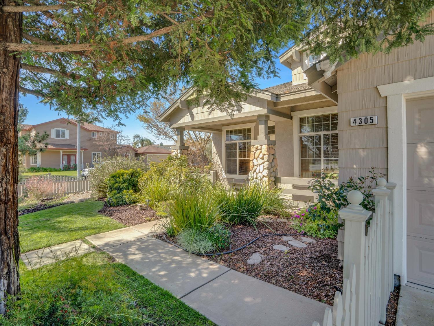 Detail Gallery Image 3 of 49 For 4305 Windam Ct, Turlock,  CA 95382 - 4 Beds | 2 Baths
