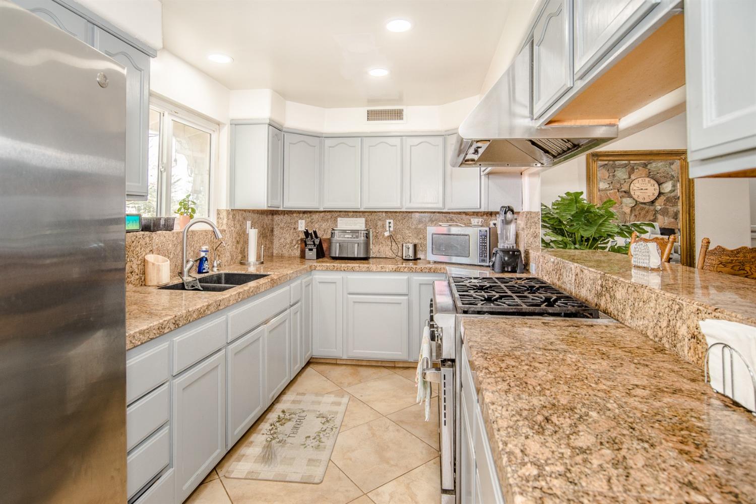 Detail Gallery Image 17 of 79 For 19293 Hillcrest Dr, Woodland,  CA 95695 - 3 Beds | 2/1 Baths