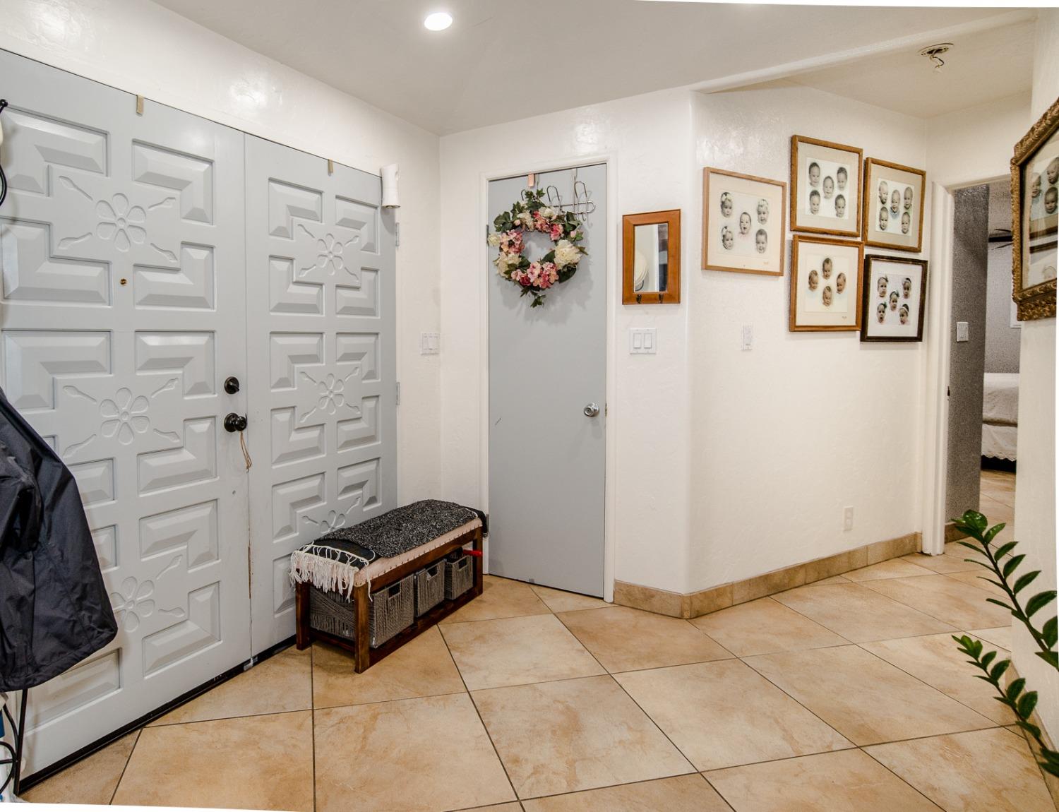 Detail Gallery Image 7 of 79 For 19293 Hillcrest Dr, Woodland,  CA 95695 - 3 Beds | 2/1 Baths