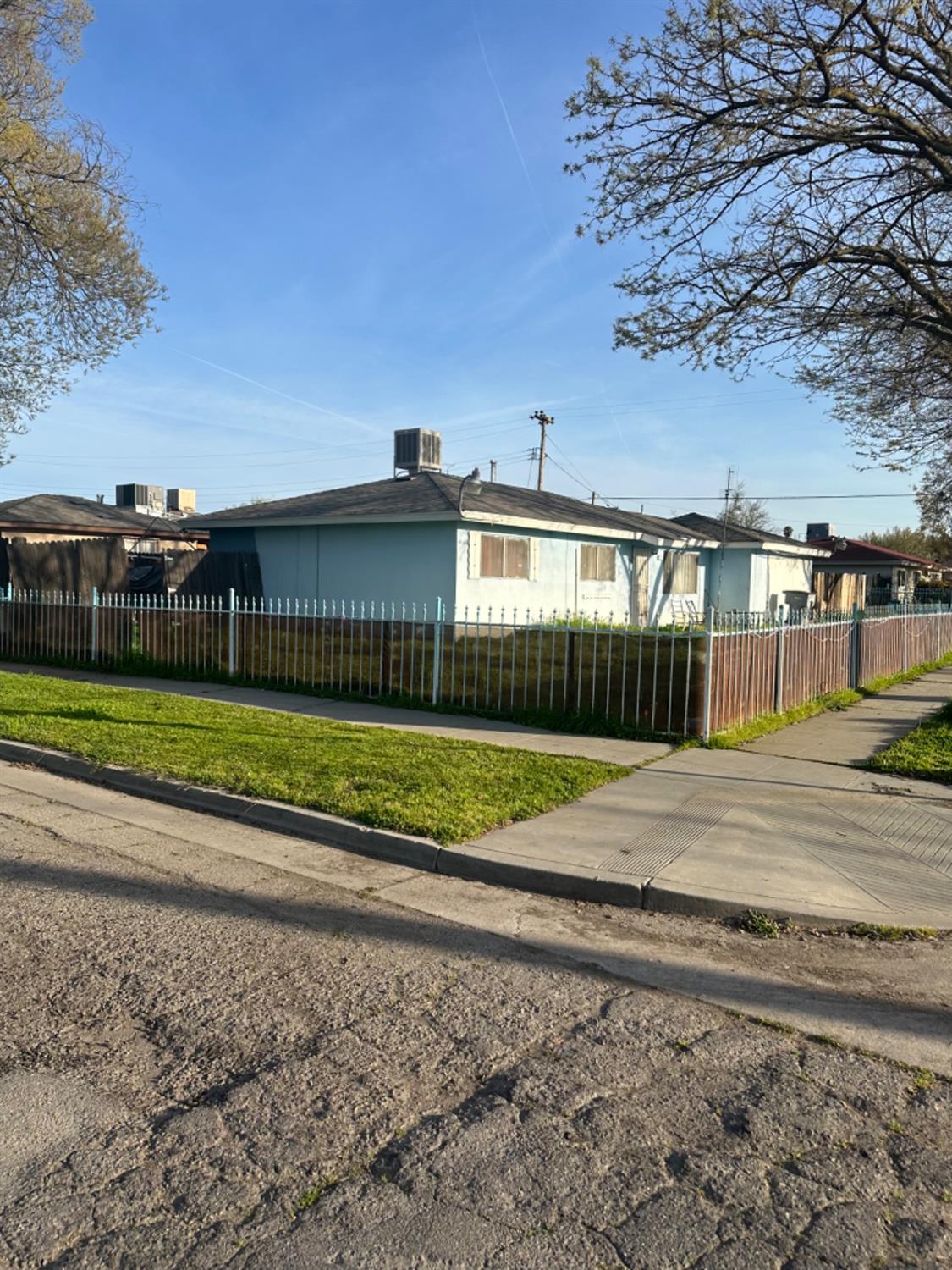 S Bardell Avenue, Fresno, California image 2