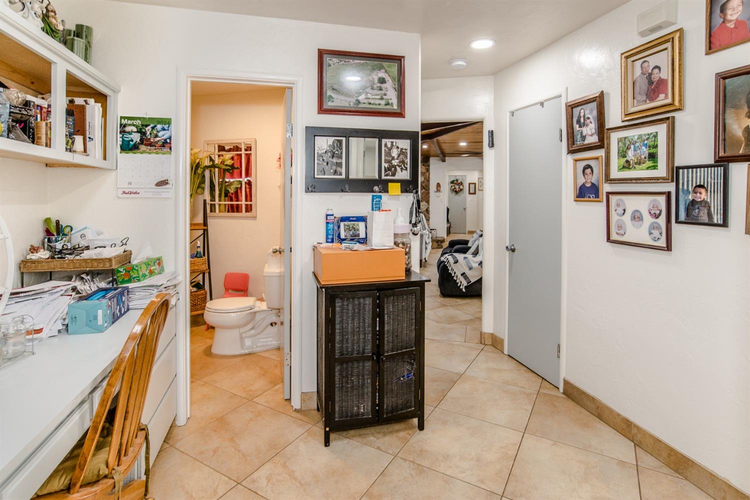 Detail Gallery Image 32 of 79 For 19293 Hillcrest Dr, Woodland,  CA 95695 - 3 Beds | 2/1 Baths