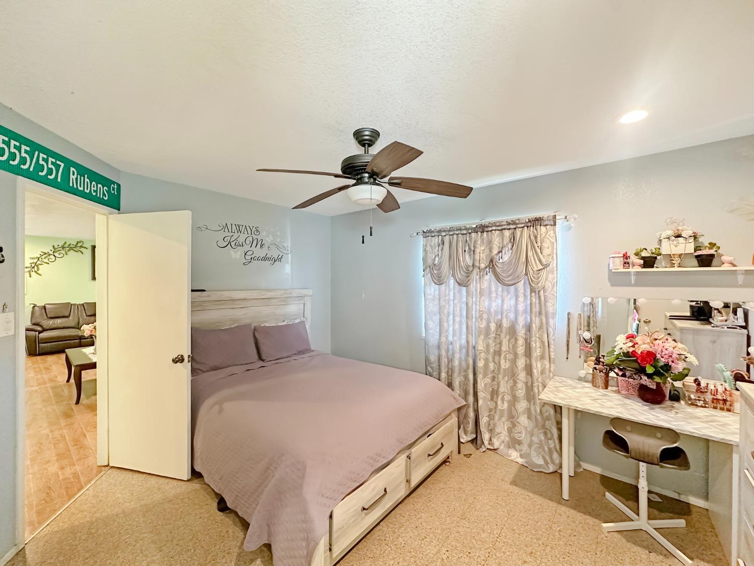 Detail Gallery Image 9 of 22 For 710 El Camino Paraiso, Hollister,  CA 95023 - 3 Beds | 1/1 Baths