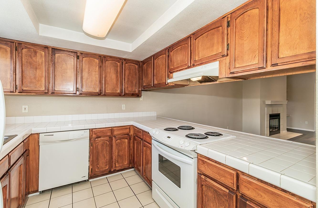 Detail Gallery Image 6 of 33 For 7675 N First St #202,  Fresno,  CA 93720 - 2 Beds | 2 Baths