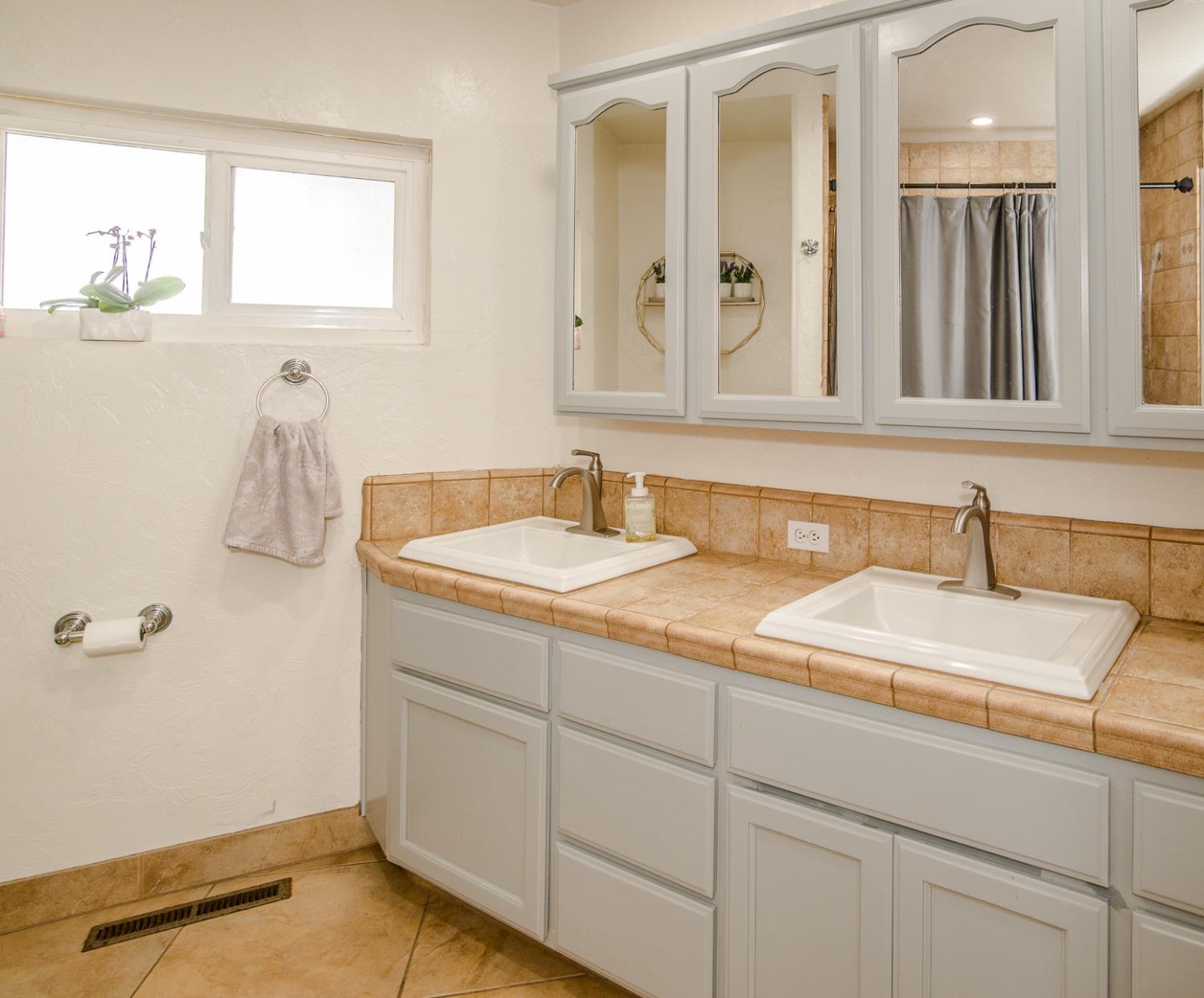 Detail Gallery Image 41 of 79 For 19293 Hillcrest Dr, Woodland,  CA 95695 - 3 Beds | 2/1 Baths