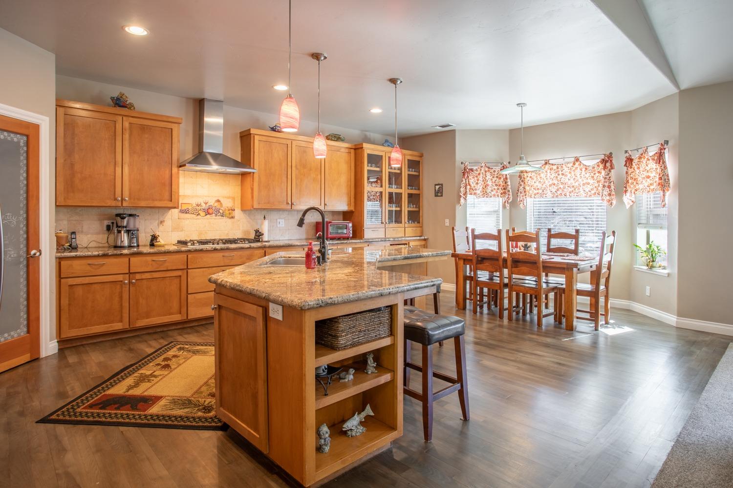 Detail Gallery Image 8 of 58 For 22260 Placer Hills Rd, Colfax,  CA 95713 - 3 Beds | 2/1 Baths