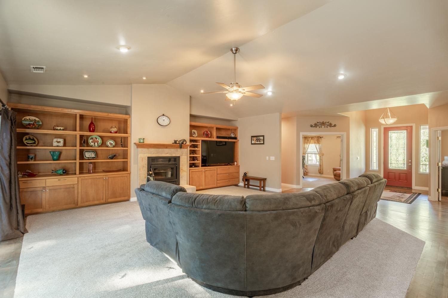 Detail Gallery Image 17 of 58 For 22260 Placer Hills Rd, Colfax,  CA 95713 - 3 Beds | 2/1 Baths