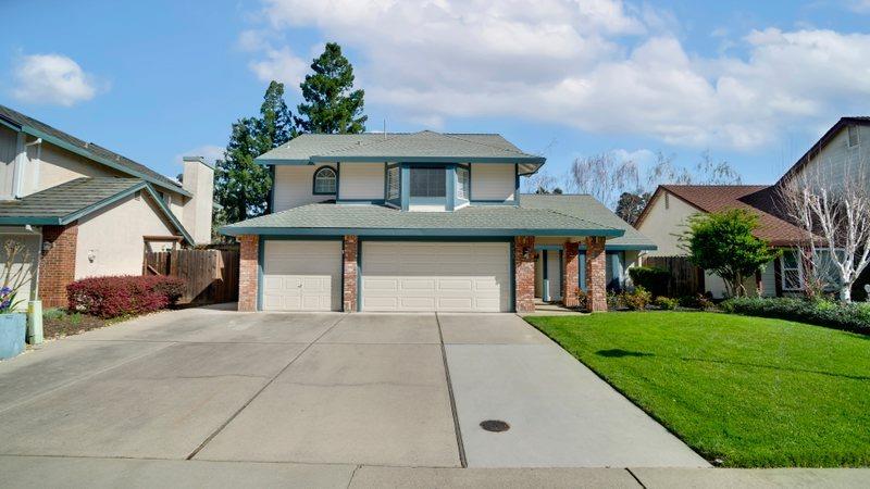 Photo of 9421 Foulks Ranch Dr in Elk Grove, CA