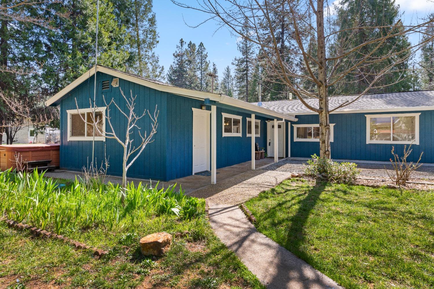 Detail Gallery Image 1 of 75 For 13015 Greenhorn Rd, Grass Valley,  CA 95945 - 3 Beds | 1 Baths