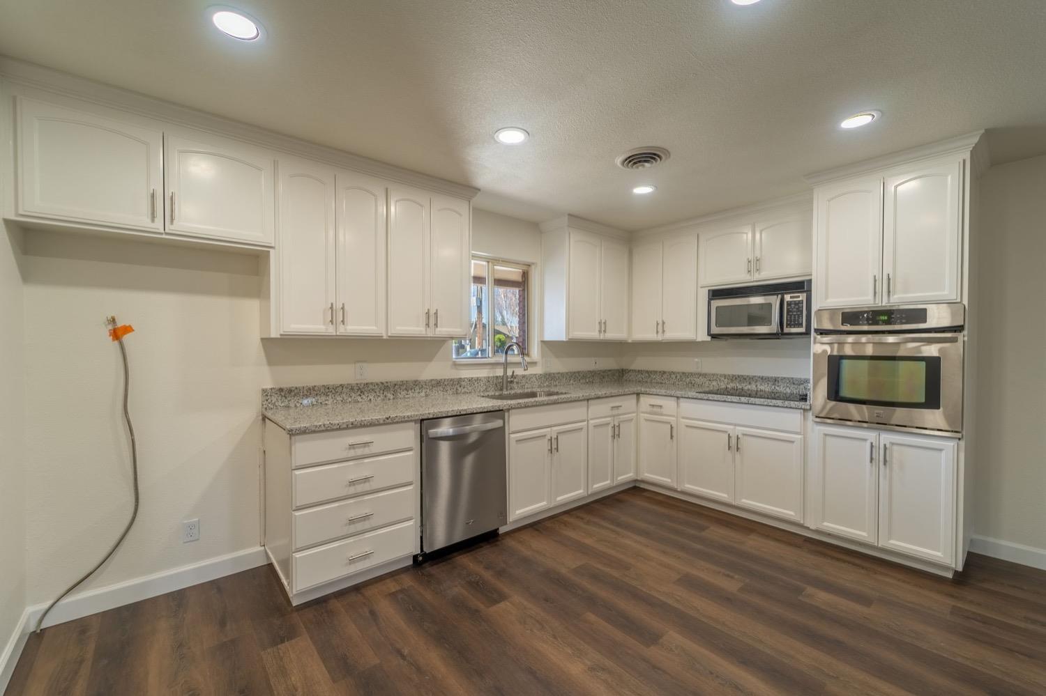 Detail Gallery Image 9 of 28 For 3812 Delano Ave, Stockton,  CA 95204 - 3 Beds | 2 Baths