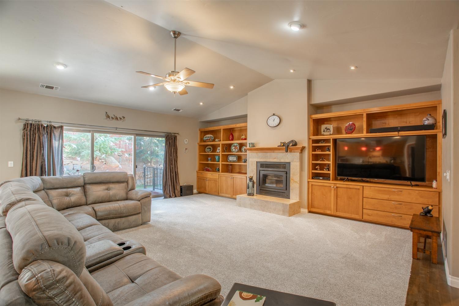 Detail Gallery Image 16 of 58 For 22260 Placer Hills Rd, Colfax,  CA 95713 - 3 Beds | 2/1 Baths