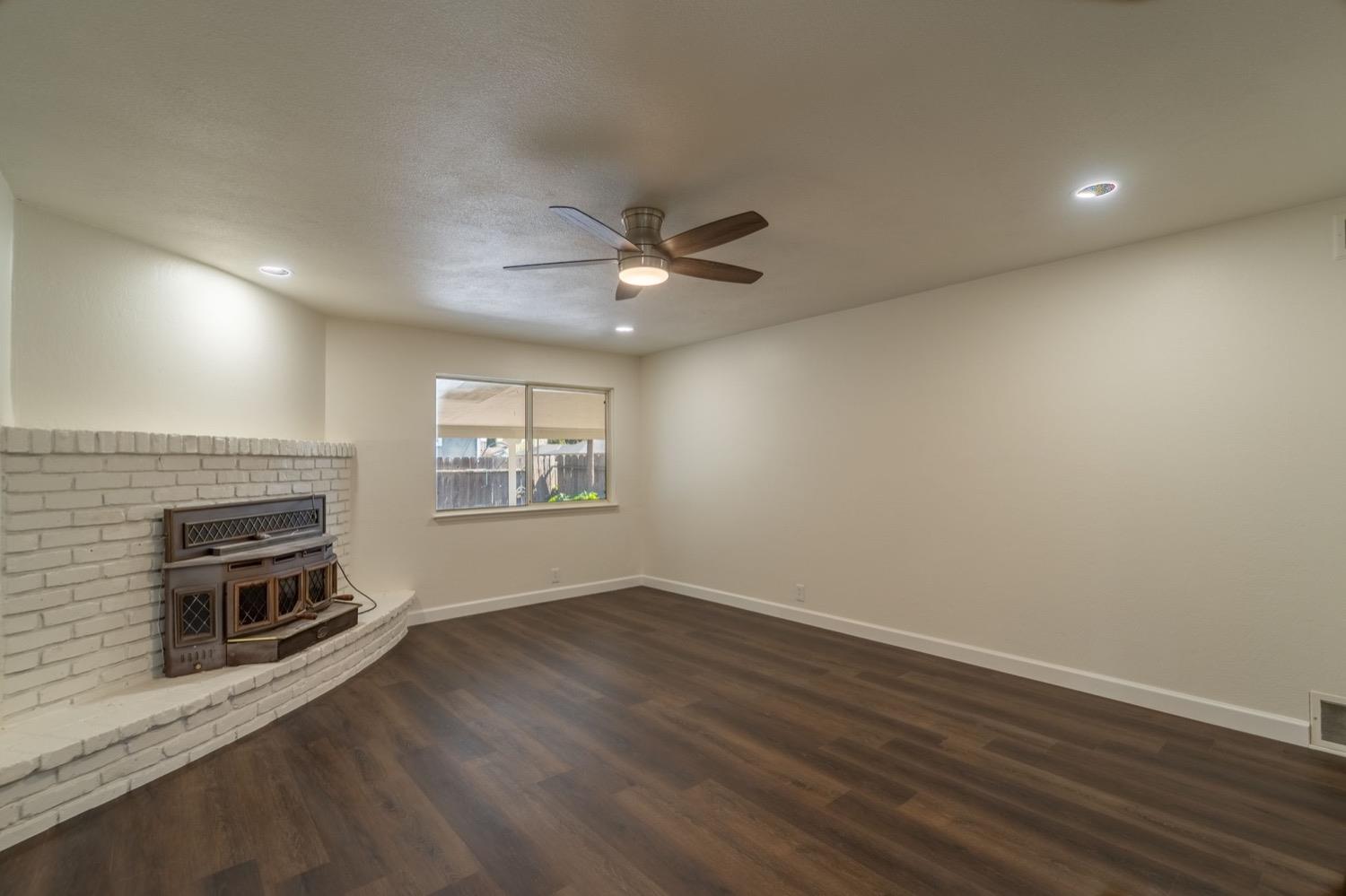 Detail Gallery Image 11 of 28 For 3812 Delano Ave, Stockton,  CA 95204 - 3 Beds | 2 Baths
