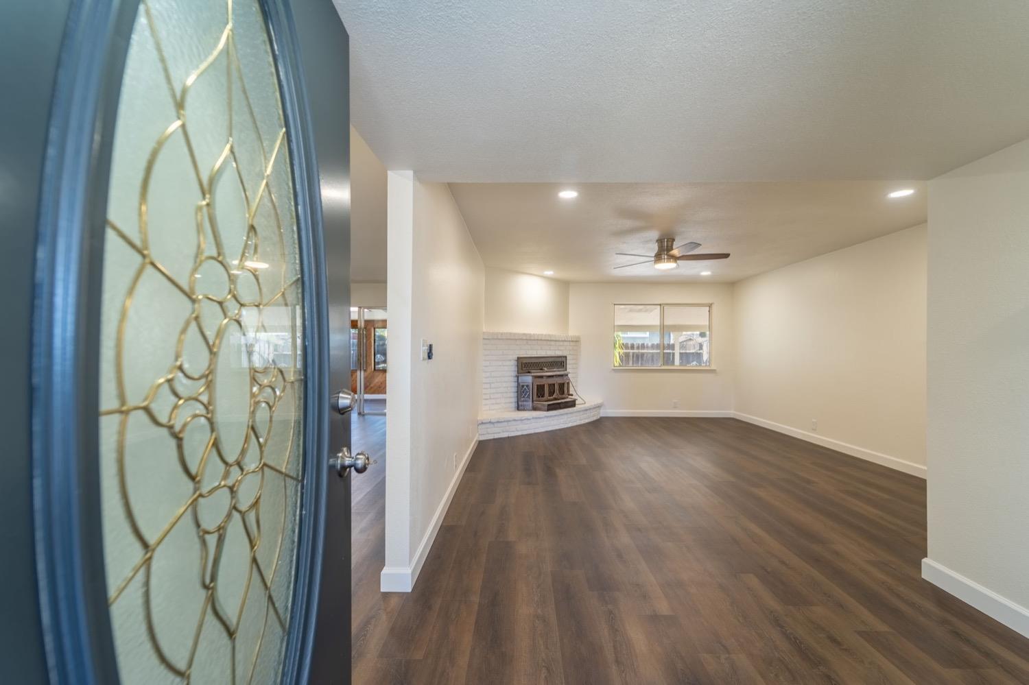 Detail Gallery Image 5 of 28 For 3812 Delano Ave, Stockton,  CA 95204 - 3 Beds | 2 Baths