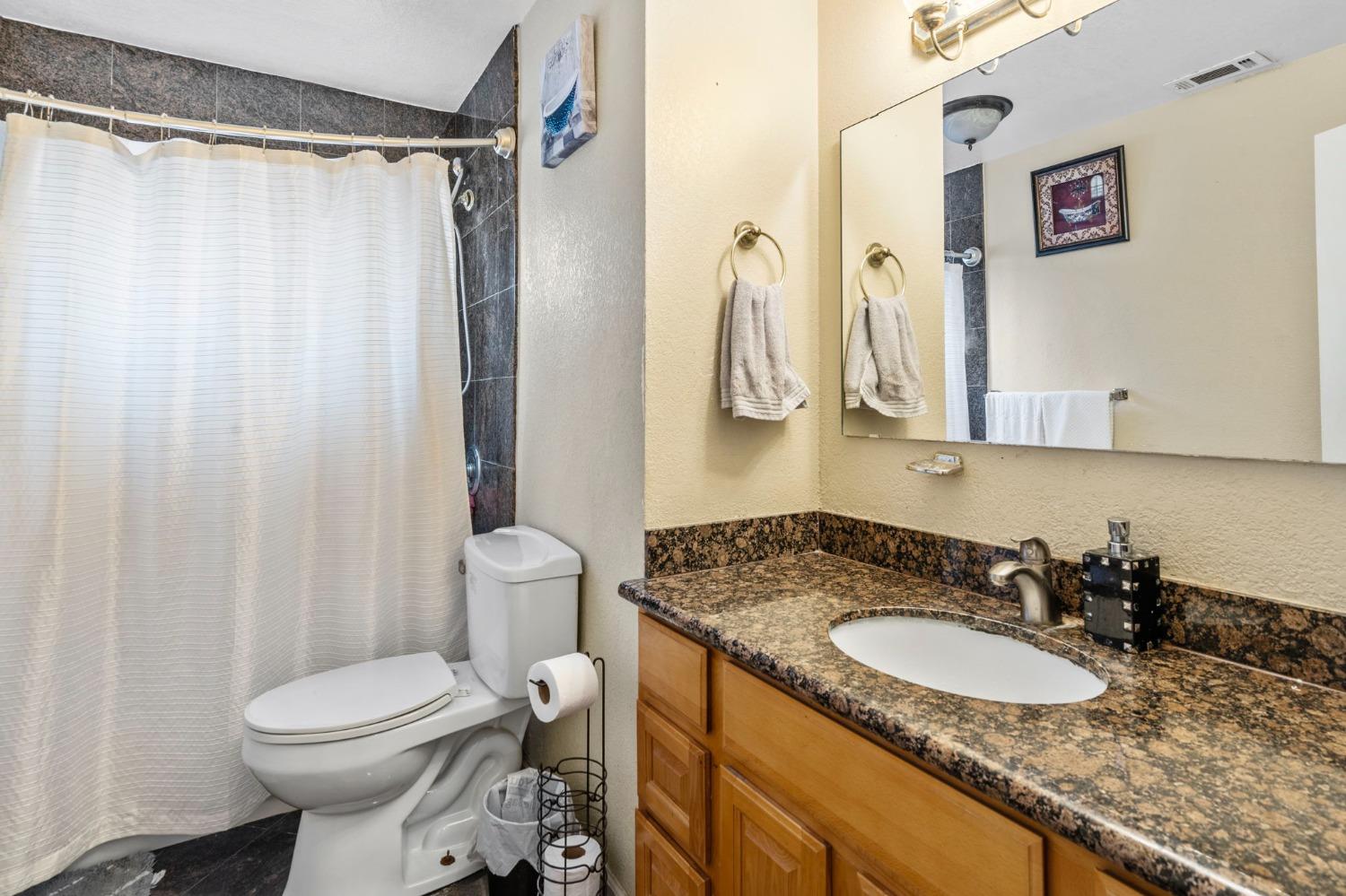 Detail Gallery Image 26 of 46 For 2033 Trent Dr, Modesto,  CA 95350 - 3 Beds | 2 Baths