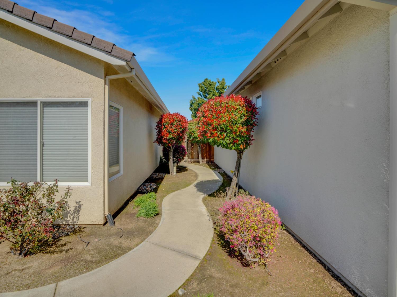 Detail Gallery Image 15 of 17 For 2042 Spring Blossom Ln, Turlock,  CA 95382 - 2 Beds | 2 Baths