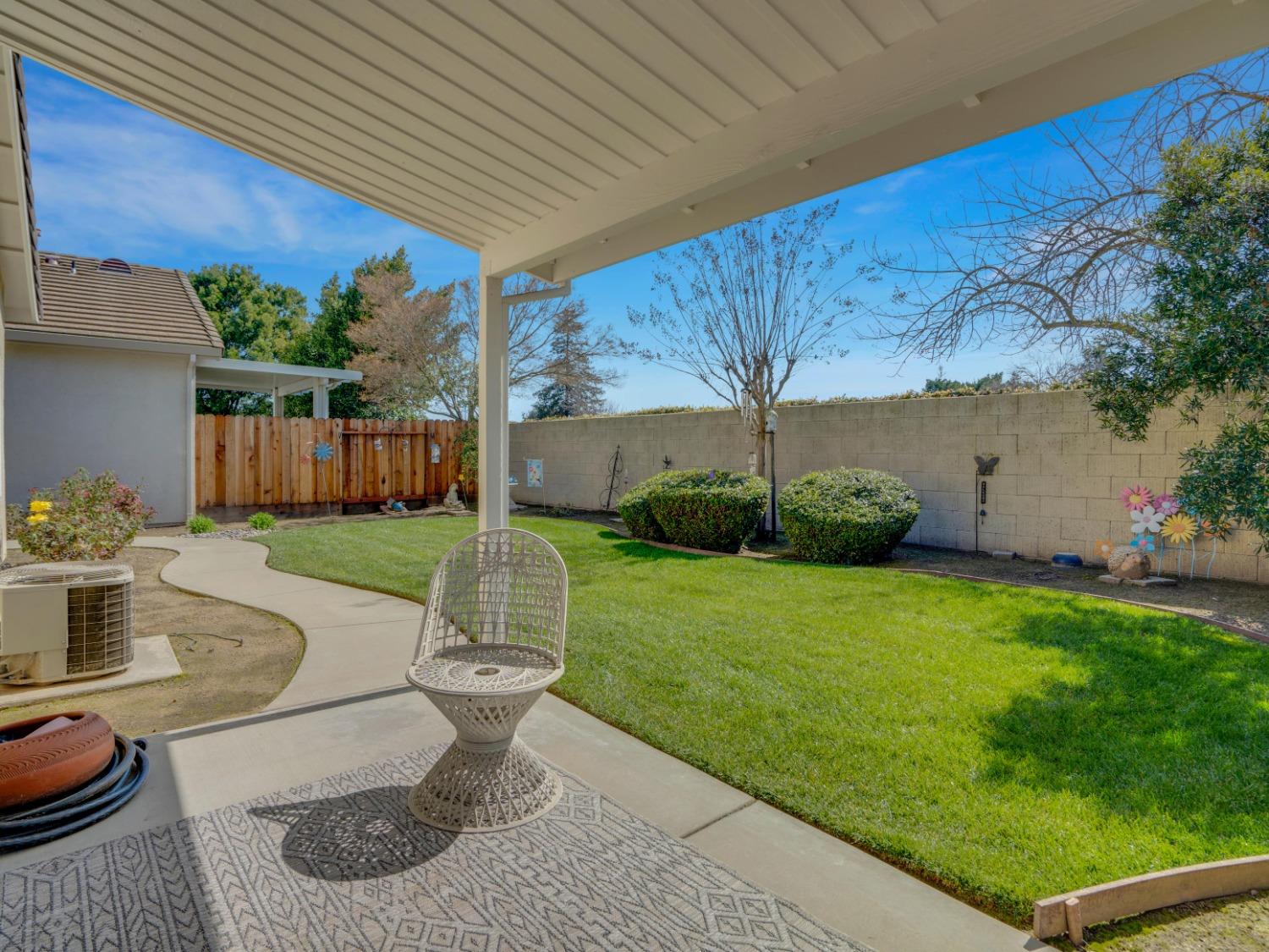 Detail Gallery Image 13 of 17 For 2042 Spring Blossom Ln, Turlock,  CA 95382 - 2 Beds | 2 Baths